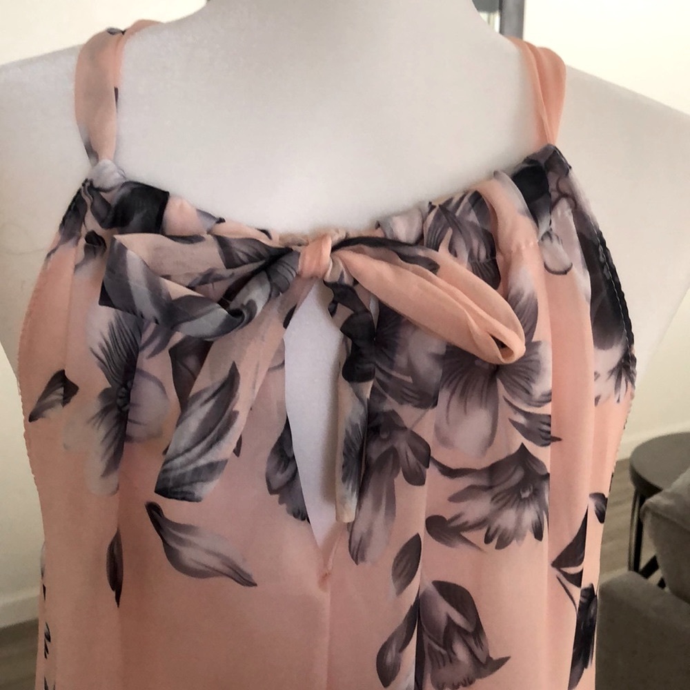 Beautiful chiffon pale pink w/ black& gray flowers - Picture 7 of 7